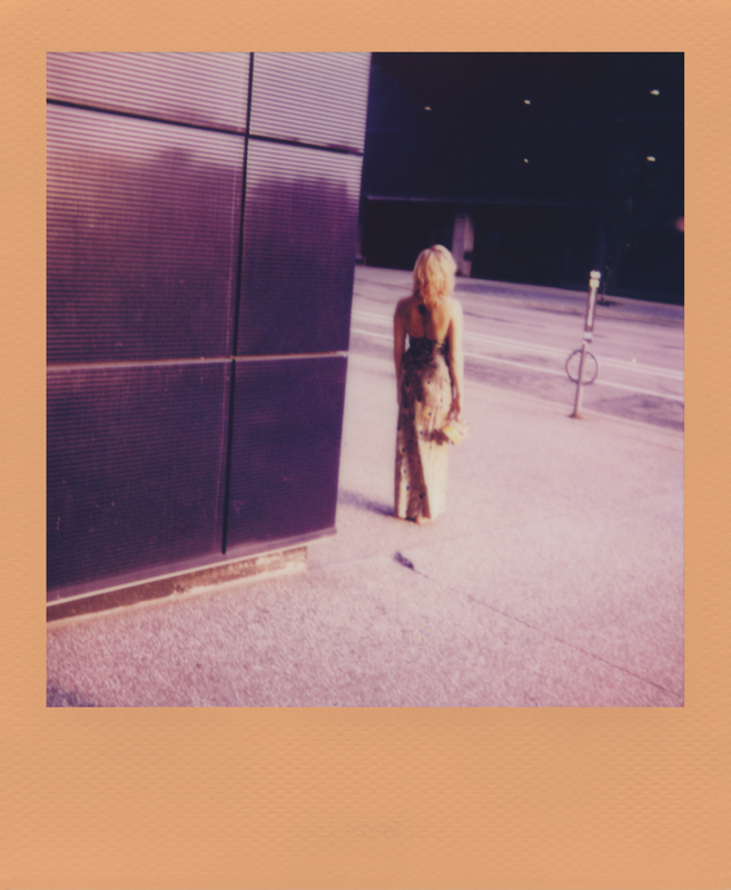 Bilde av Polaroid Color Film for i-Type, Pantone Color of the Year Edition