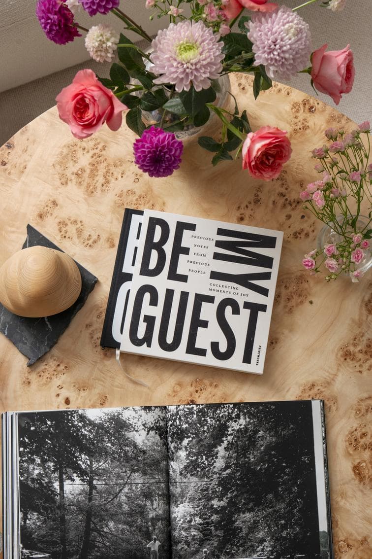 Bilde av Gjeste­bok – Be My Guest - svart-hvit