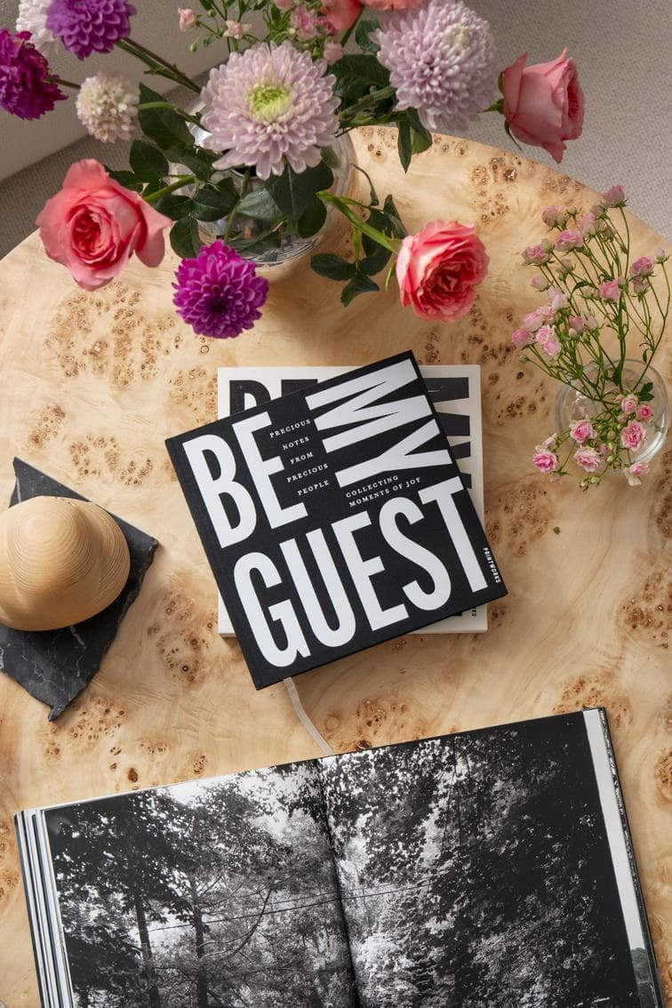 Bilde av Gjeste­bok – Be My Guest - svart-hvit