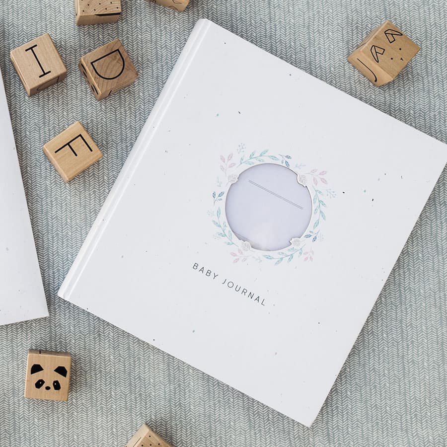 Bilde av Babyalbum med norsk tekst og hvite sider